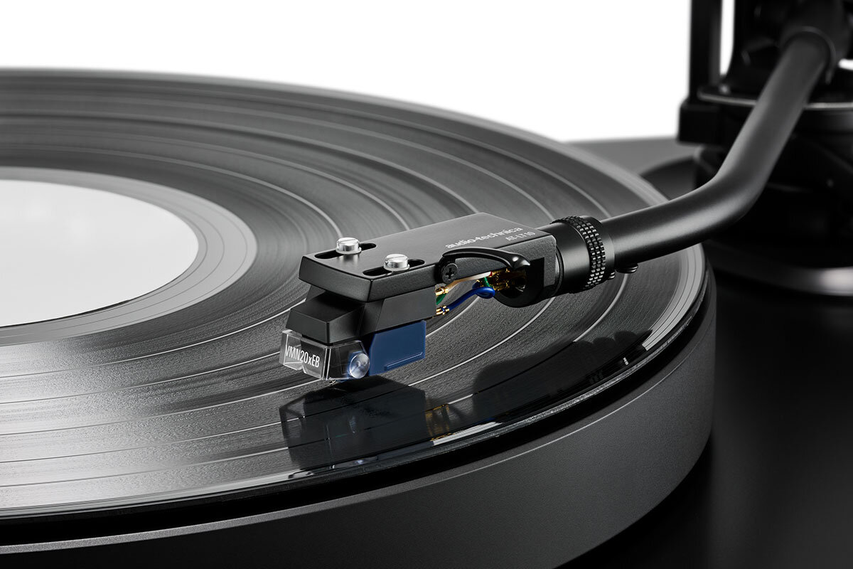 AT-VM520xEB:製品イメージ