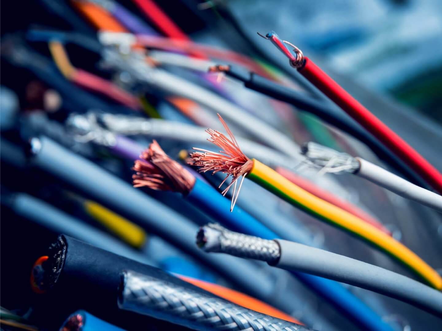 「ケーブルで音が変わる」という扉が開いたきっかけ ~ディープすぎるオーディオケーブルの世界~