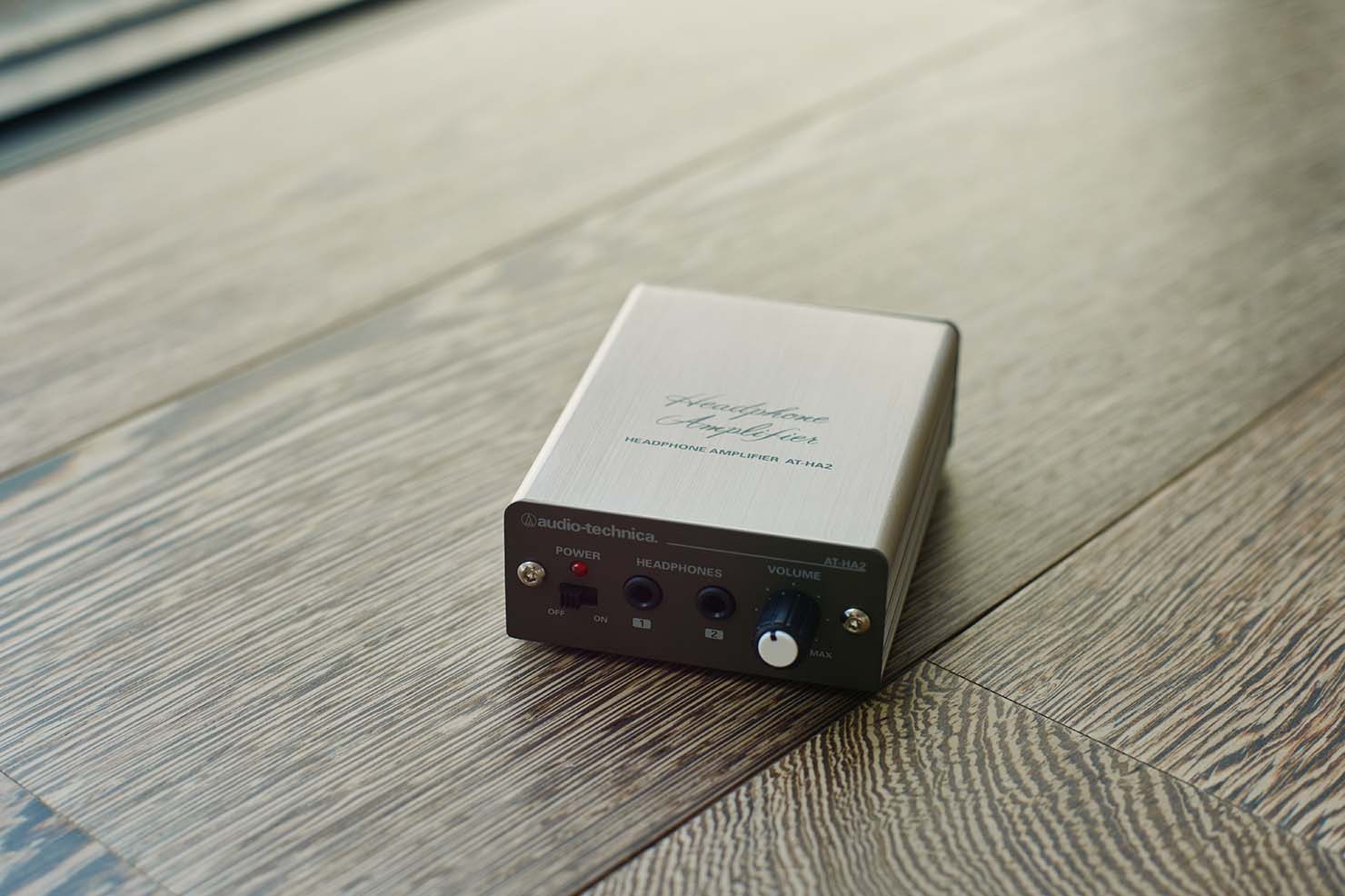 レコード再生を2台のヘッドホンで楽しめるヘッドホンアンプ『AT-HA2』