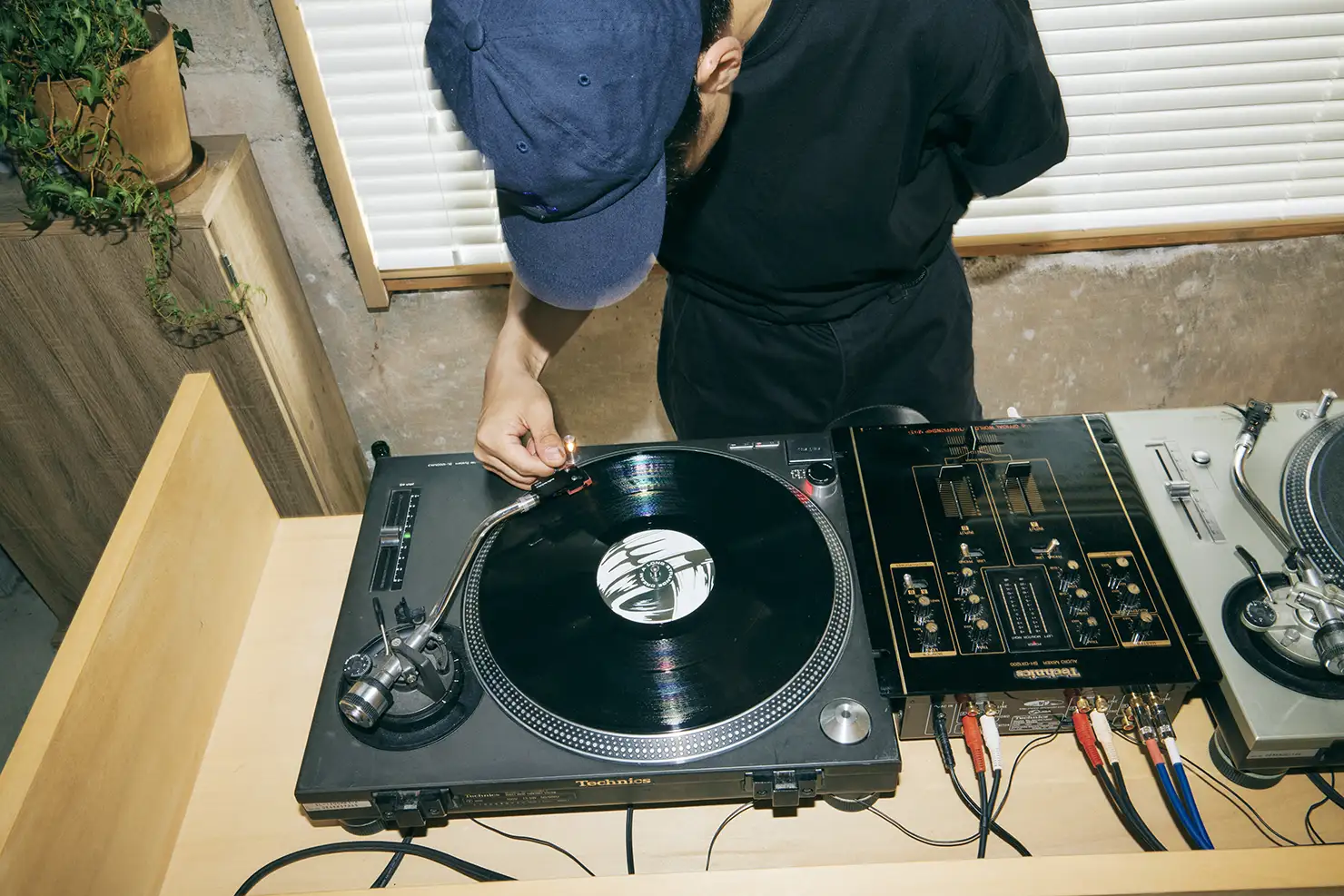 「DJ」ならぬ「針J」 〜空間とレコードとカートリッジ比較〜 レコード店「LOWYARD RECORDS」編